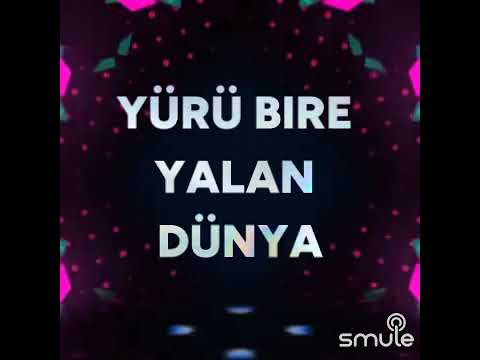 Yer üstünde yeşil yapraklar